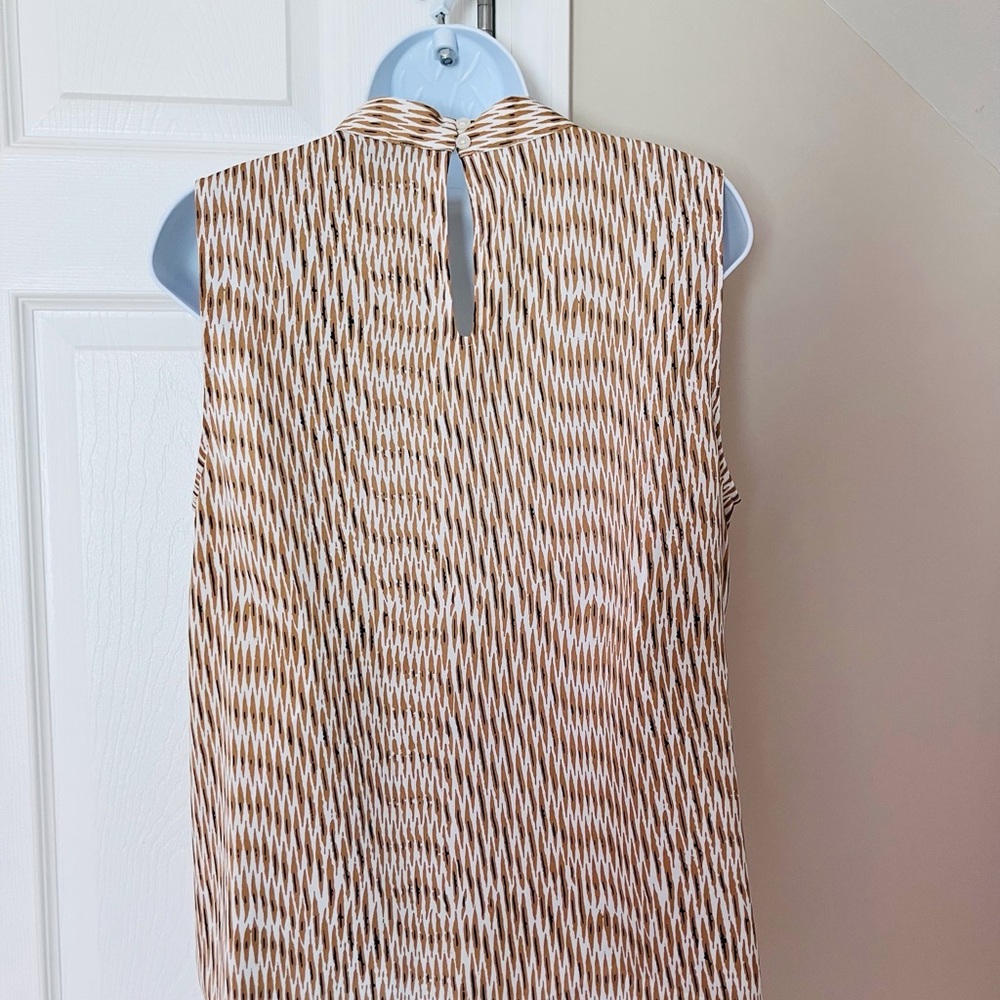 Worn Banana Republic Silky Cowl Neck Sleeveless Back Button Shell-Multi Color-M - Picture 8 of 13